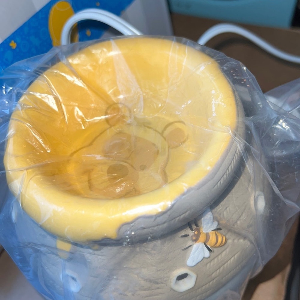 Disney Winnie the Pooh scentsy warmer